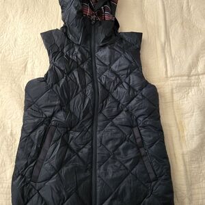 Lululemon The Fluffiest Reversible Vest Size 6 Naval Blue & Cypress Plaid Color